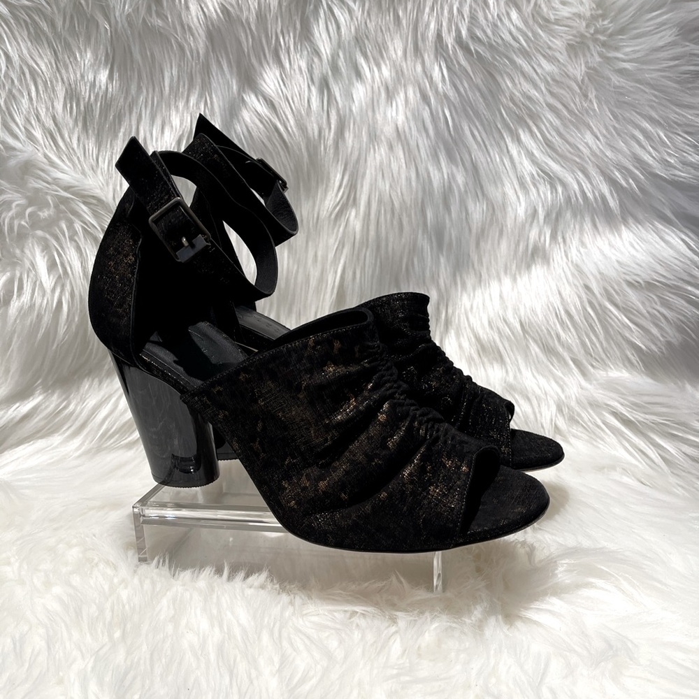 Zero and Mario Cornejo worn once suede sandals